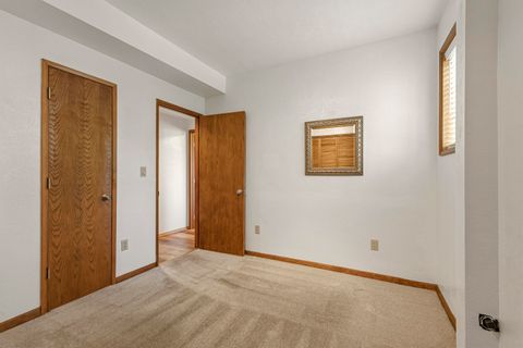 Tiny photo for 1240 Vista Way, Klamath Falls, OR 97601 (MLS # 220219351)