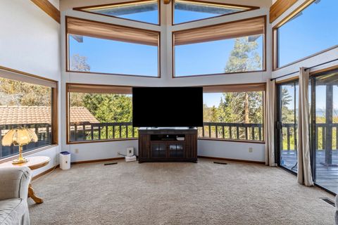 Tiny photo for 1240 Vista Way, Klamath Falls, OR 97601 (MLS # 220219351)