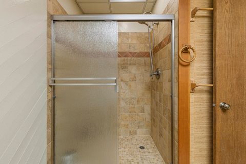 Tiny photo for 1240 Vista Way, Klamath Falls, OR 97601 (MLS # 220219351)