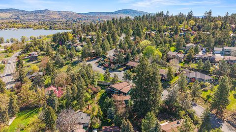 Tiny photo for 1240 Vista Way, Klamath Falls, OR 97601 (MLS # 220219351)