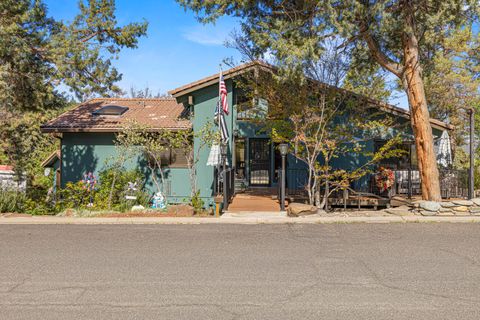 Tiny photo for 1240 Vista Way, Klamath Falls, OR 97601 (MLS # 220219351)