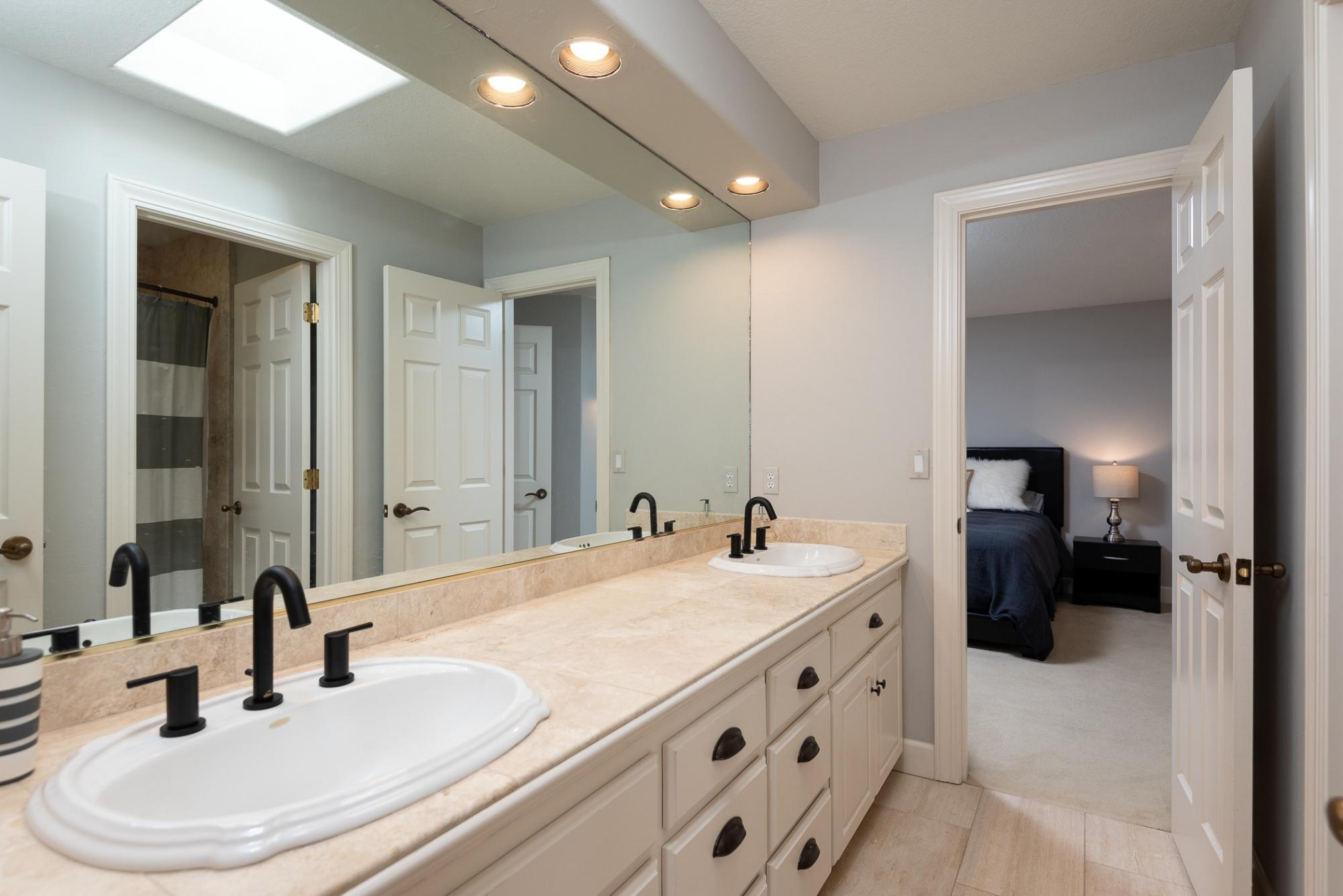 Broken Top - Residential