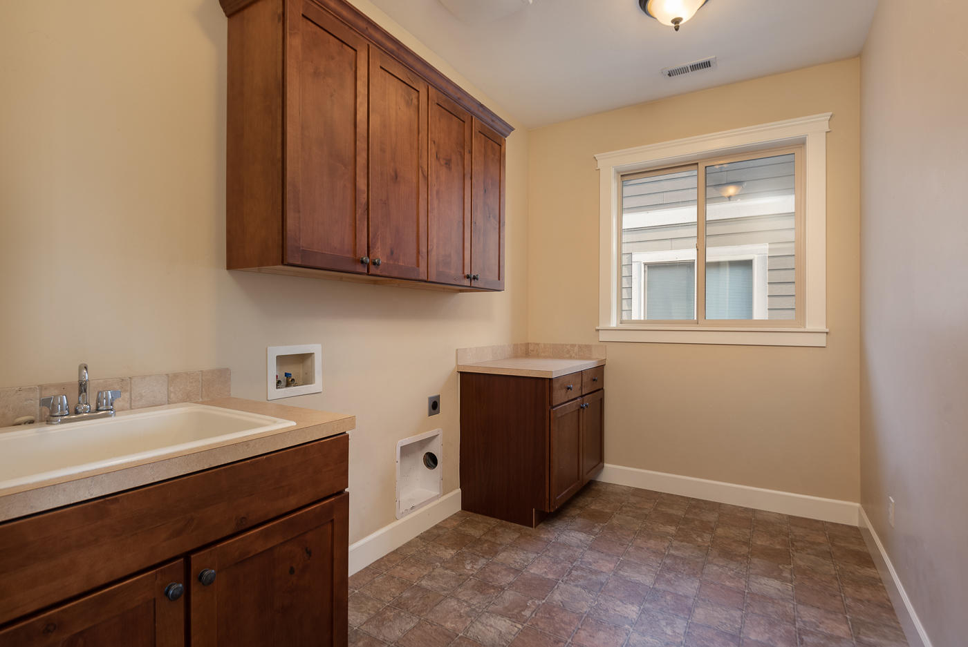 Lava Ridges - Residential