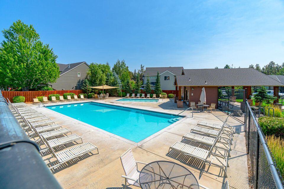 Lava Ridges - Residential