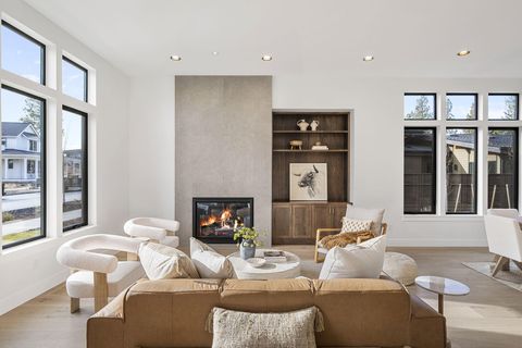 Tiny photo for 3350 NW Leavitt Lane, Bend, OR 97703 (MLS # 220213546)