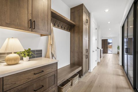 Tiny photo for 3350 NW Leavitt Lane, Bend, OR 97703 (MLS # 220213546)