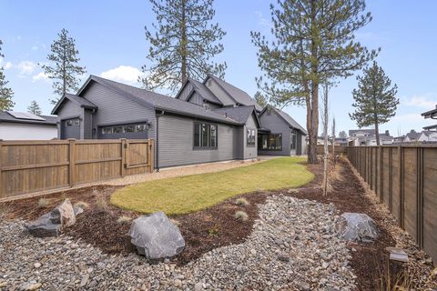 Tiny photo for 3350 NW Leavitt Lane, Bend, OR 97703 (MLS # 220213546)