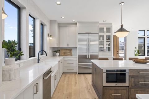 Tiny photo for 3350 NW Leavitt Lane, Bend, OR 97703 (MLS # 220213546)