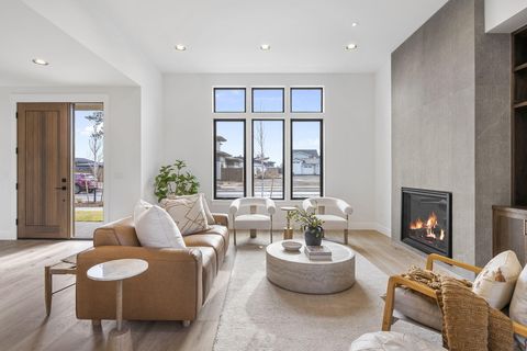 Tiny photo for 3350 NW Leavitt Lane, Bend, OR 97703 (MLS # 220213546)