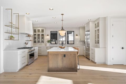 Tiny photo for 3350 NW Leavitt Lane, Bend, OR 97703 (MLS # 220213546)