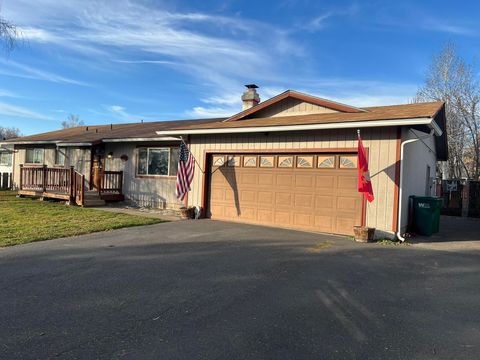 Tiny photo for 4803 Sumac Avenue, Klamath Falls, OR 97603 (MLS # 220212946)