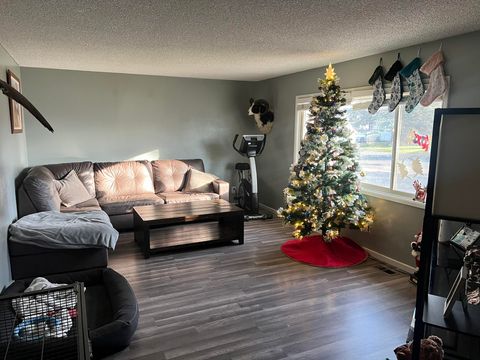 Tiny photo for 4803 Sumac Avenue, Klamath Falls, OR 97603 (MLS # 220212946)