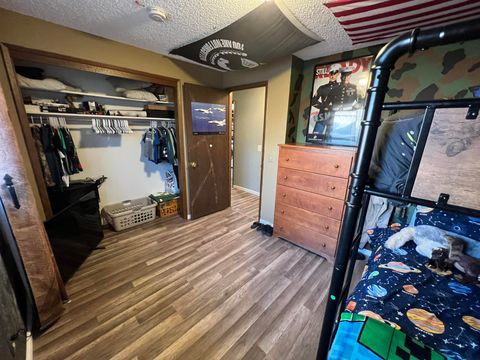 Tiny photo for 4803 Sumac Avenue, Klamath Falls, OR 97603 (MLS # 220212946)