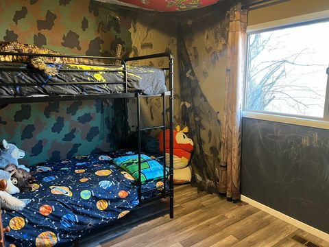 Tiny photo for 4803 Sumac Avenue, Klamath Falls, OR 97603 (MLS # 220212946)