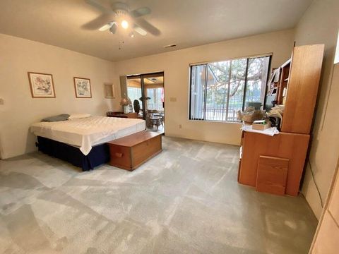 Tiny photo for 955 SW Rogue River Avenue, Grants Pass, OR 97526 (MLS # 220213555)