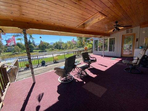 Tiny photo for 955 SW Rogue River Avenue, Grants Pass, OR 97526 (MLS # 220213555)
