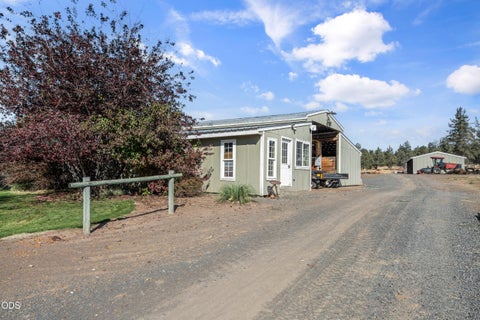 Tiny photo for 1130 Bly Mountain Cutoff Road, Bonanza, OR 97623 (MLS # 220229852)