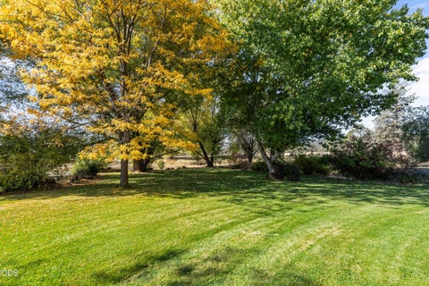 Tiny photo for 1130 Bly Mountain Cutoff Road, Bonanza, OR 97623 (MLS # 220229852)