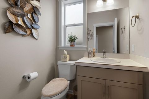 Tiny photo for 16610 Pine Creek Drive, La Pine, OR 97739 (MLS # 220212410)