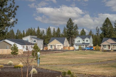 Tiny photo for 16610 Pine Creek Drive, La Pine, OR 97739 (MLS # 220212410)