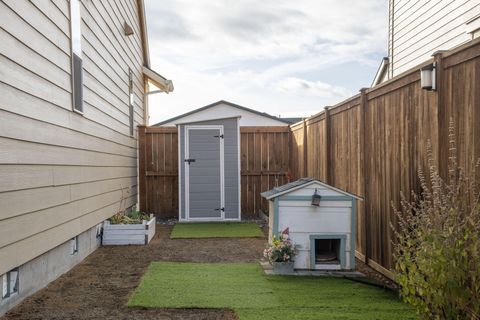 Tiny photo for 16610 Pine Creek Drive, La Pine, OR 97739 (MLS # 220212410)