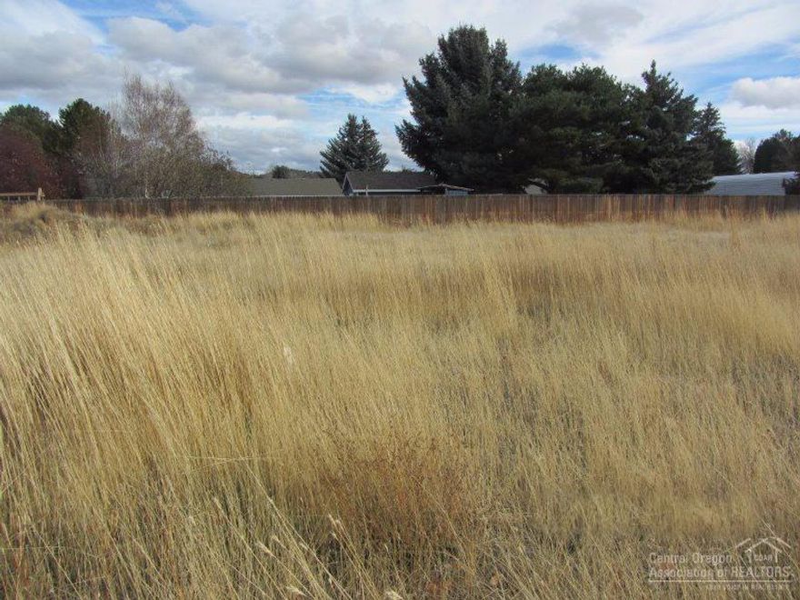 Great location close to downtown off North Main in a newer Subdivision McKay Meadows. City services available stubbed out to the lot. Easy build, flat lot and located in the back row of the subdivision. Bring your builder and get started on your new home. Check MLS for more lots that can be purchased next to each other if needed for other friends or family to be close by.