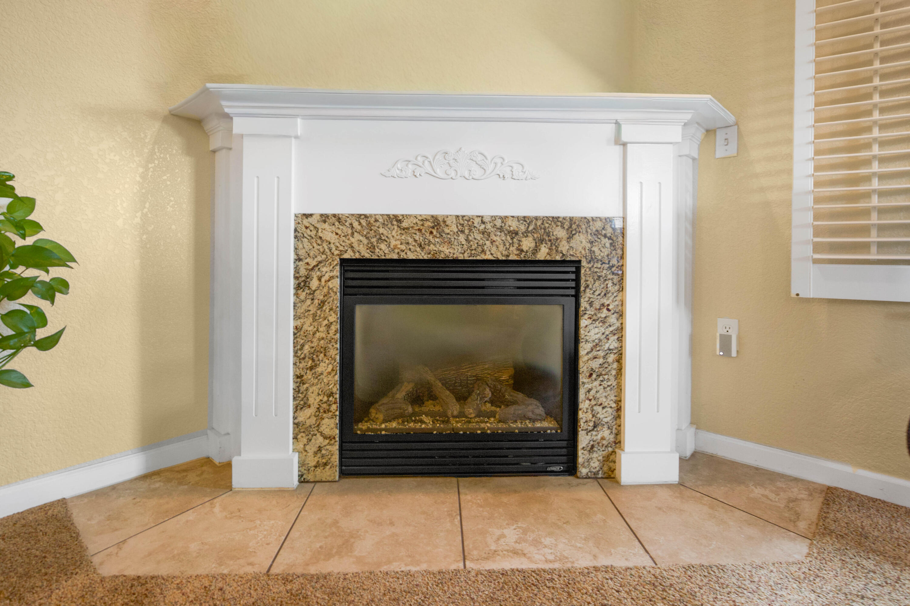 Kinsington Court Condominium - Residential