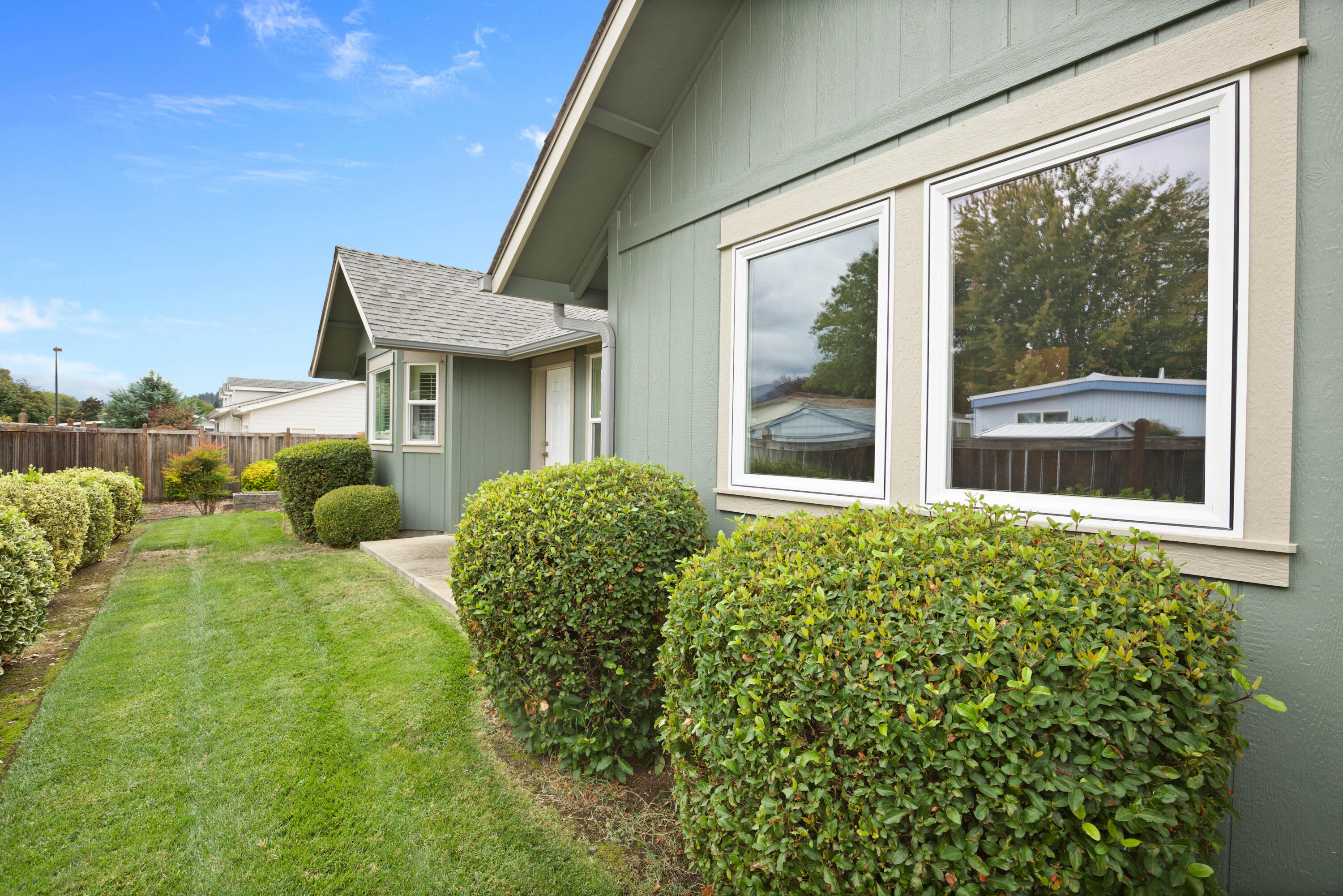 Kinsington Court Condominium - Residential