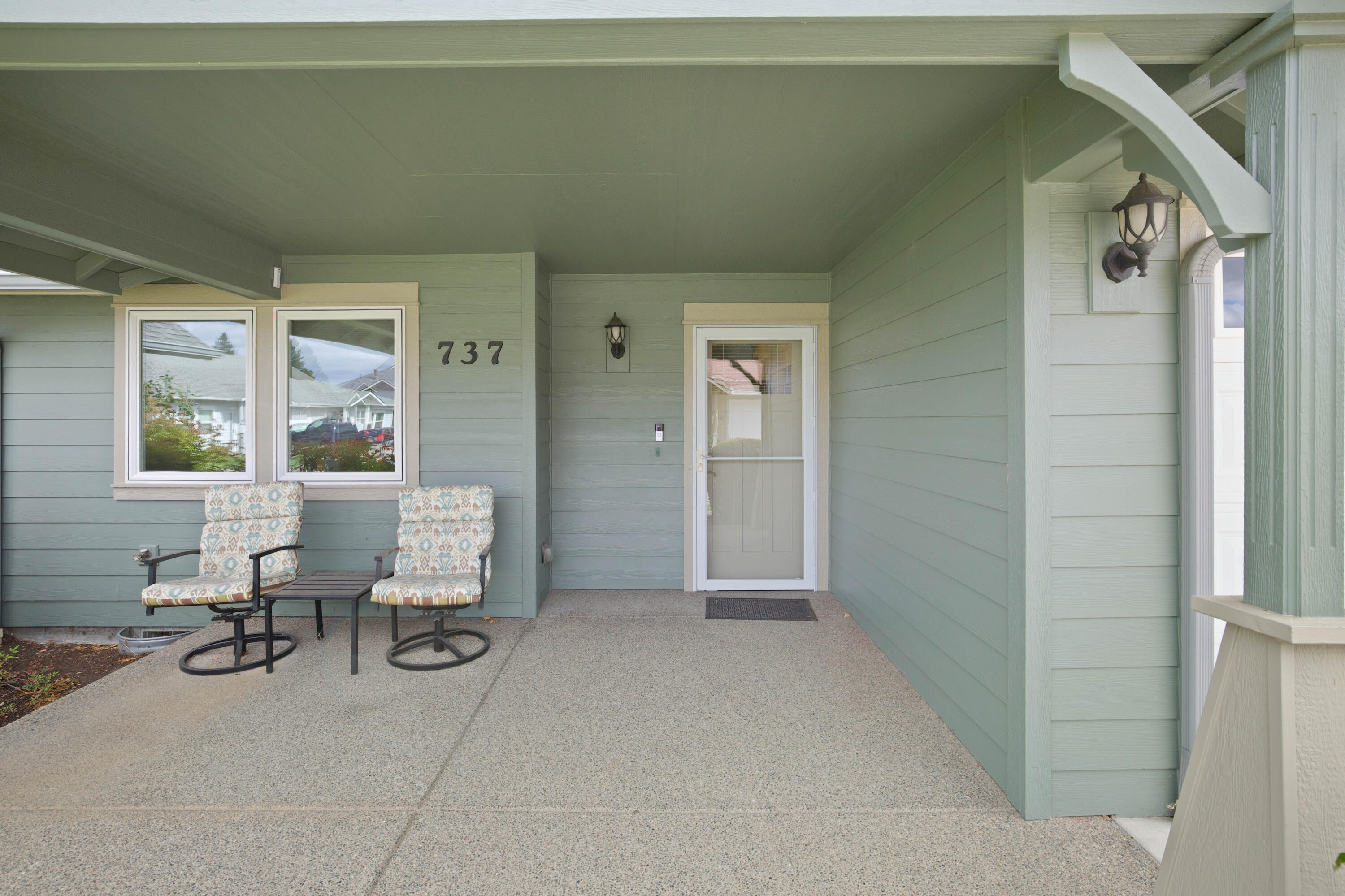 Kinsington Court Condominium - Residential