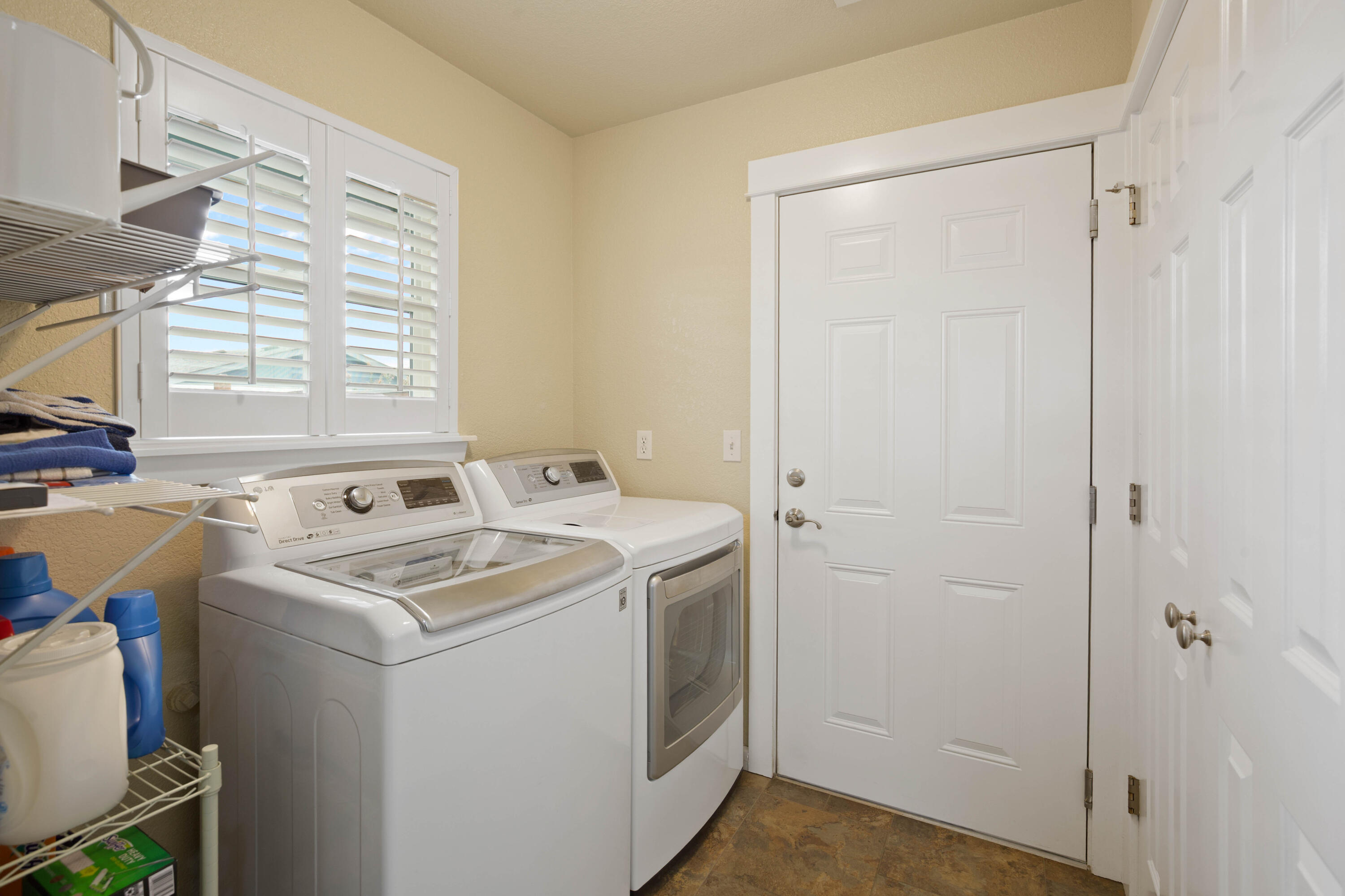 Kinsington Court Condominium - Residential