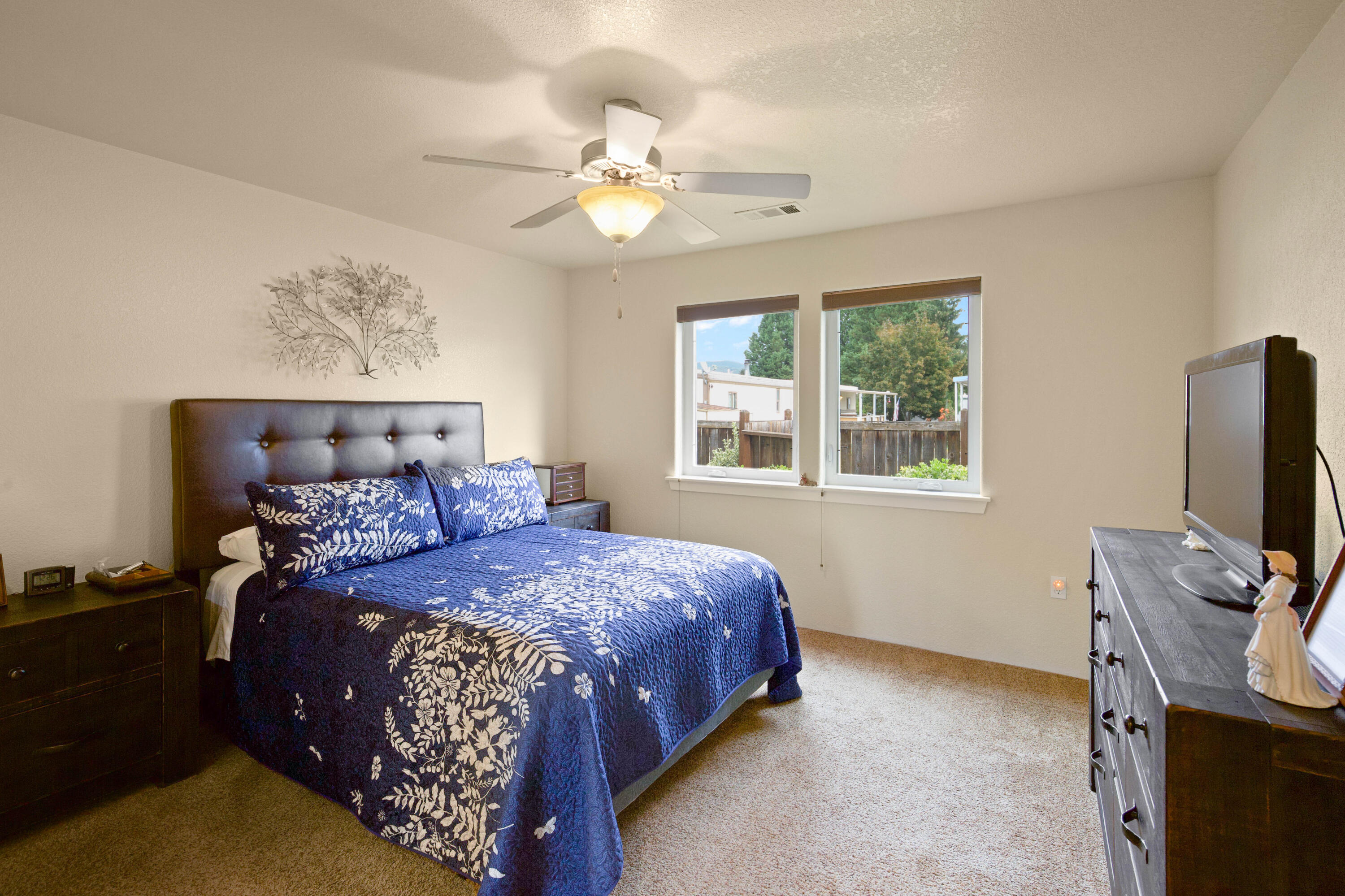 Kinsington Court Condominium - Residential