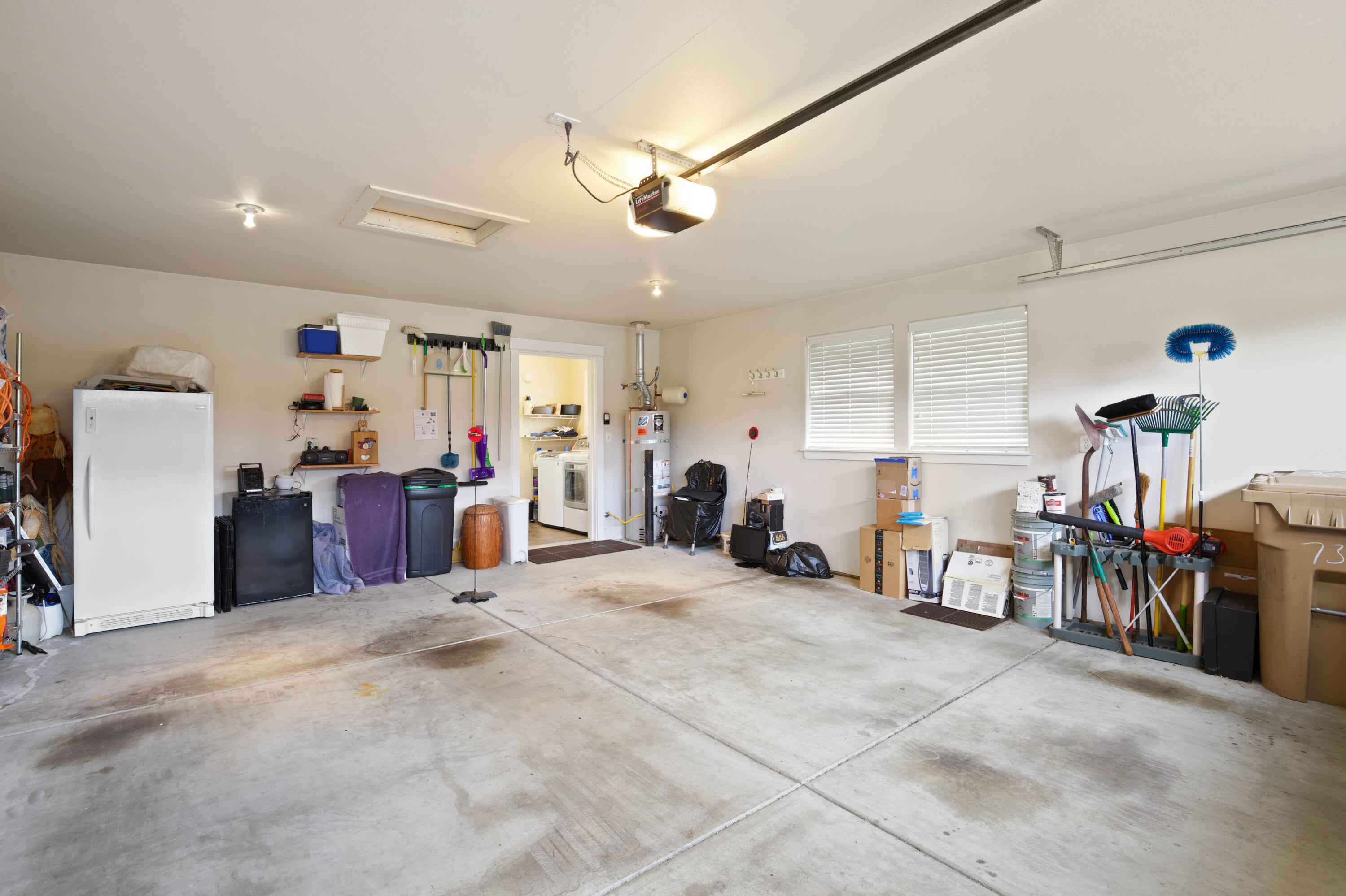 Kinsington Court Condominium - Residential