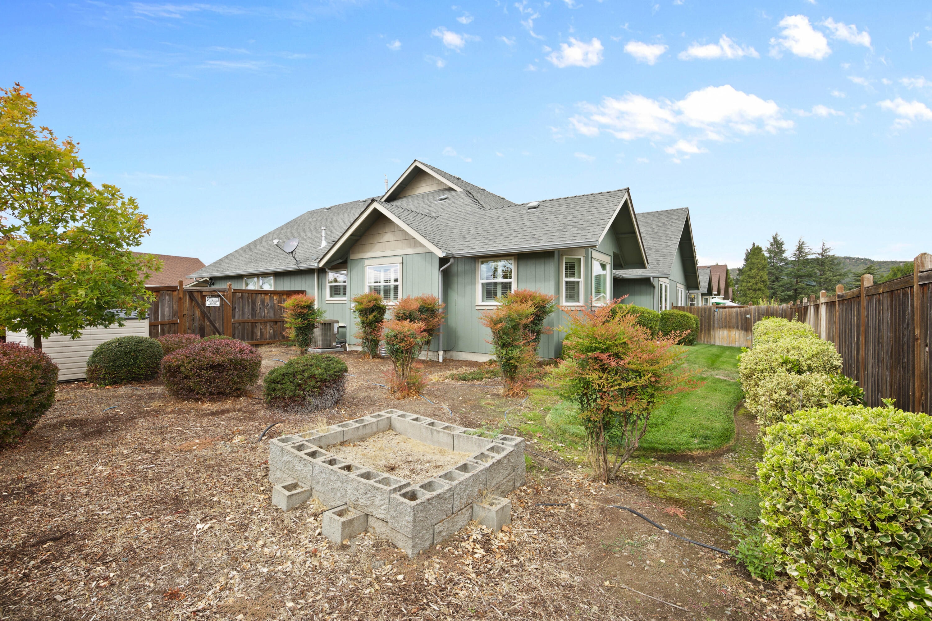 Kinsington Court Condominium - Residential