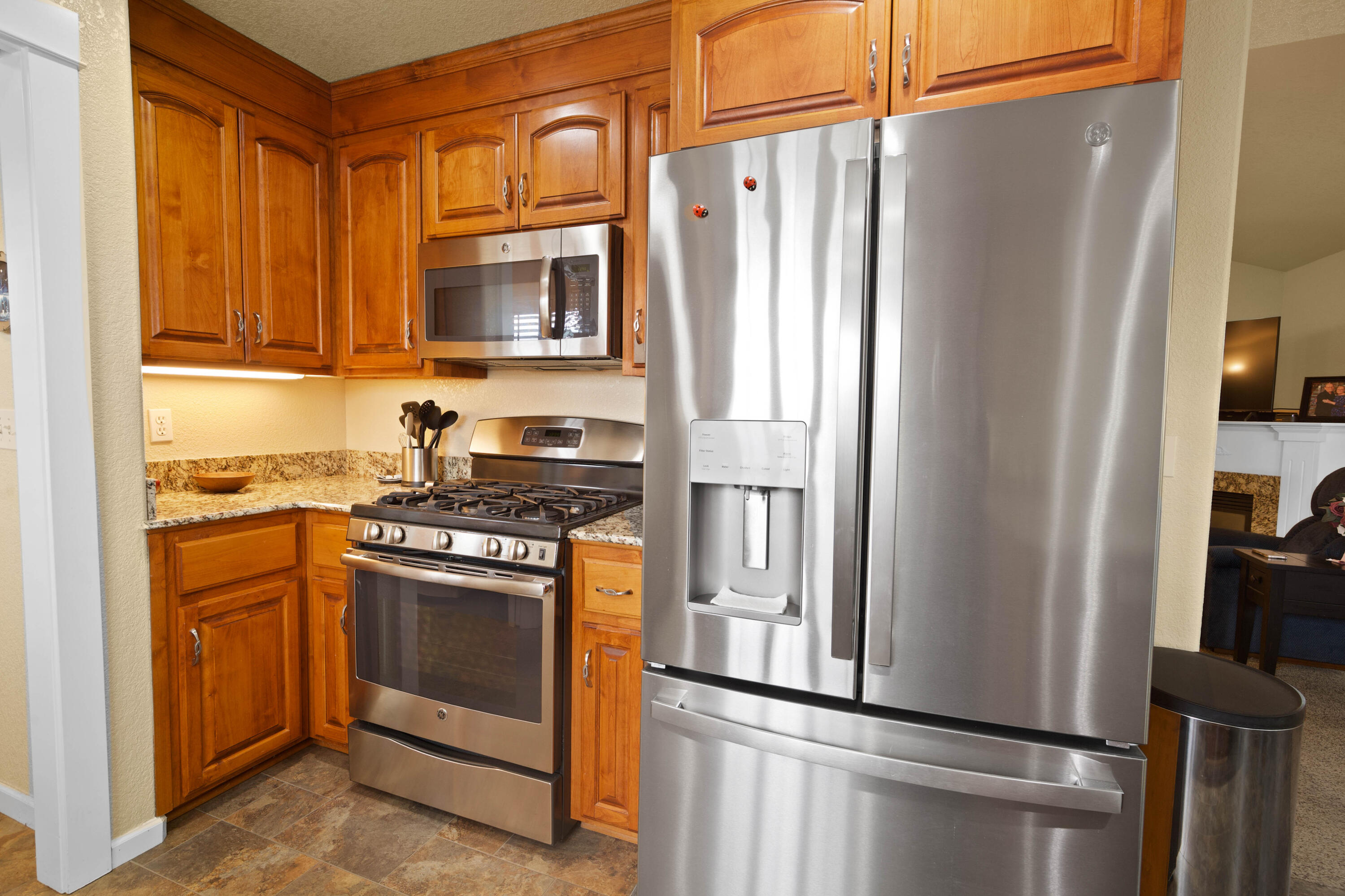 Kinsington Court Condominium - Residential