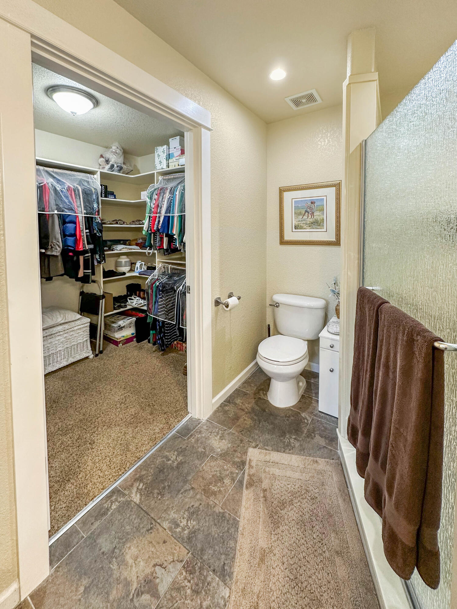 Kinsington Court Condominium - Residential