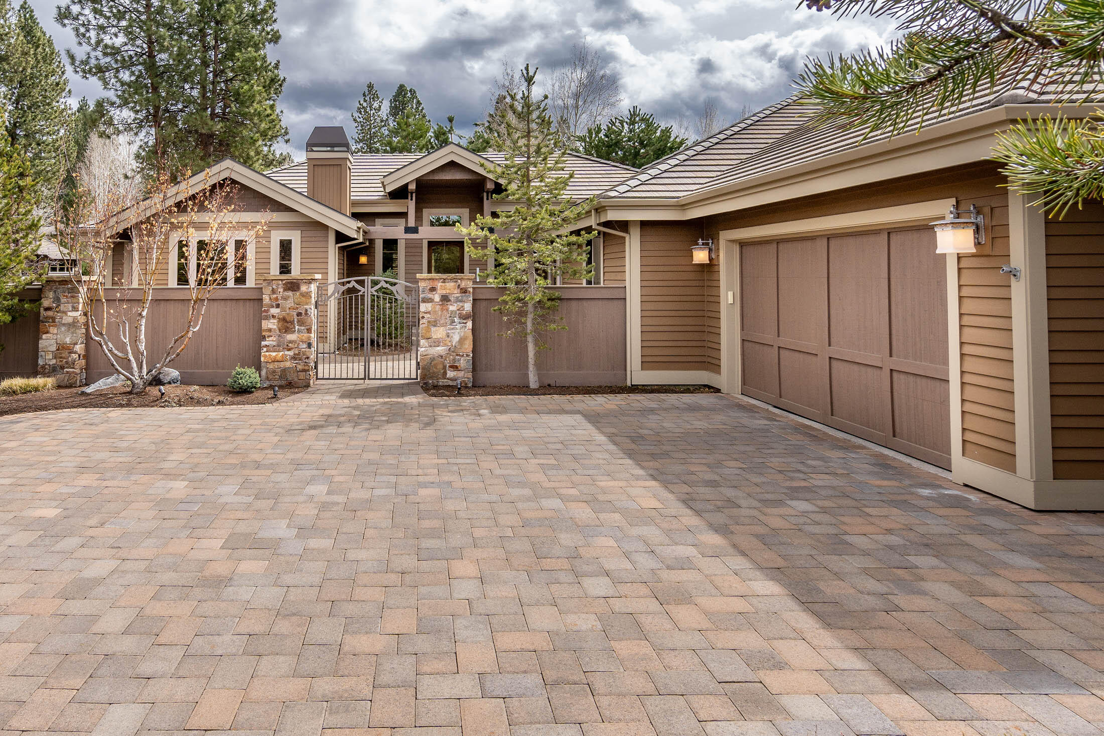 Broken Top - Residential