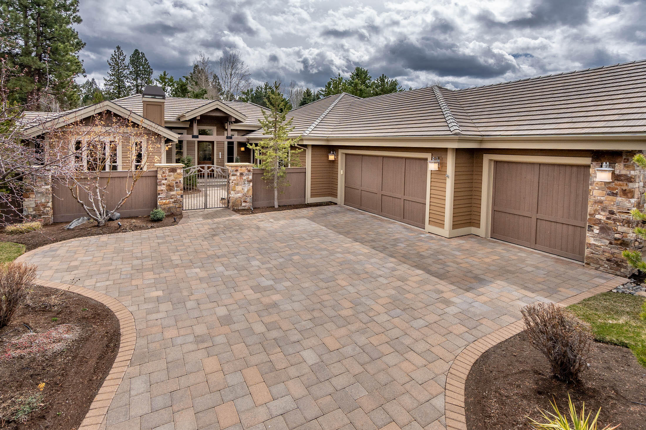 Broken Top - Residential