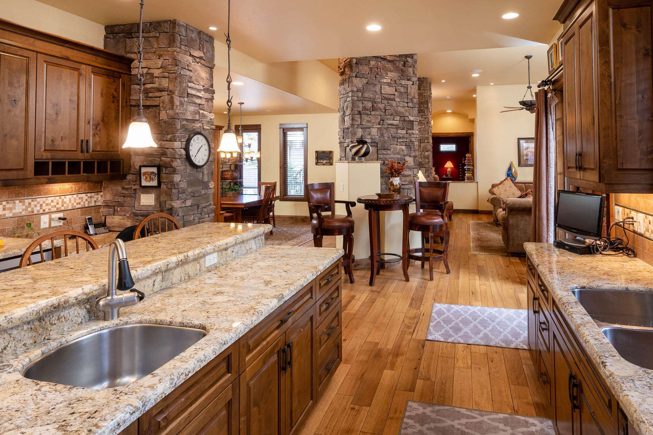 Broken Top - Residential