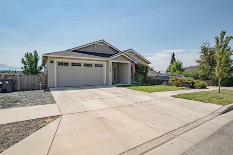 Tiny photo for 2008 Hondeleau Lane, Medford, OR 97504 (MLS # 220214947)