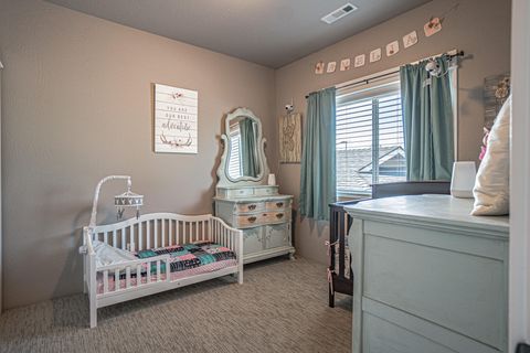 Tiny photo for 2008 Hondeleau Lane, Medford, OR 97504 (MLS # 220214947)