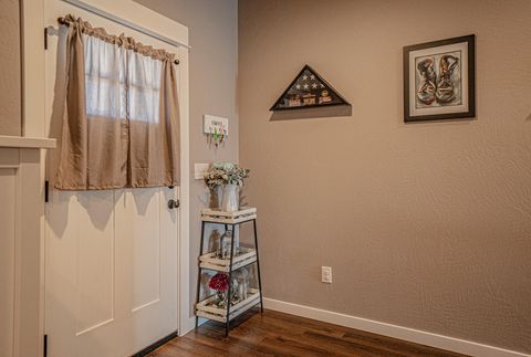 Tiny photo for 2008 Hondeleau Lane, Medford, OR 97504 (MLS # 220214947)
