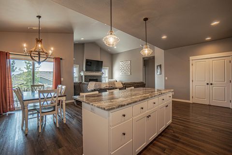 Tiny photo for 2008 Hondeleau Lane, Medford, OR 97504 (MLS # 220214947)