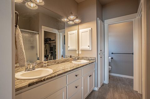 Tiny photo for 2008 Hondeleau Lane, Medford, OR 97504 (MLS # 220214947)