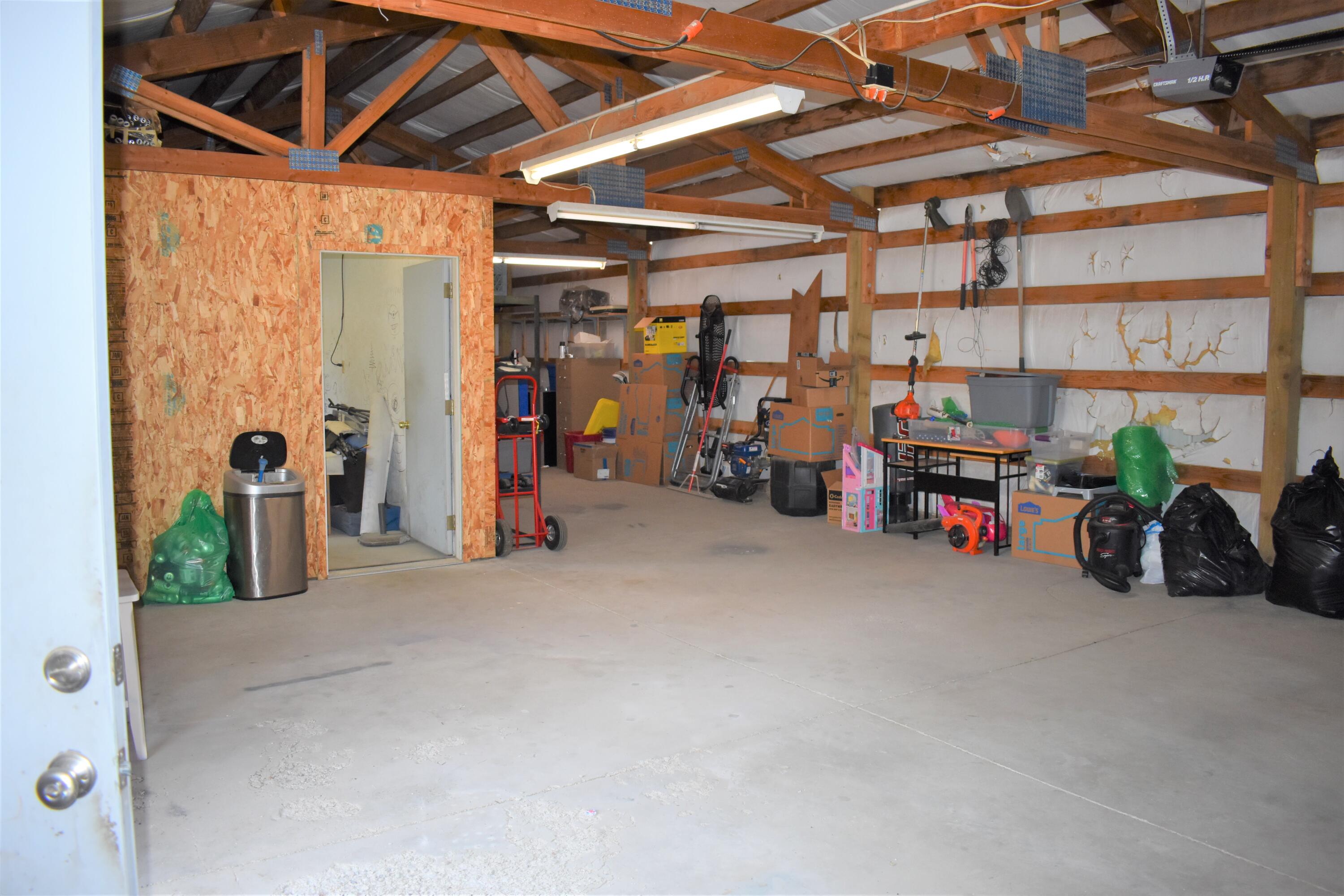 Wagon Trail Acreages - Residential