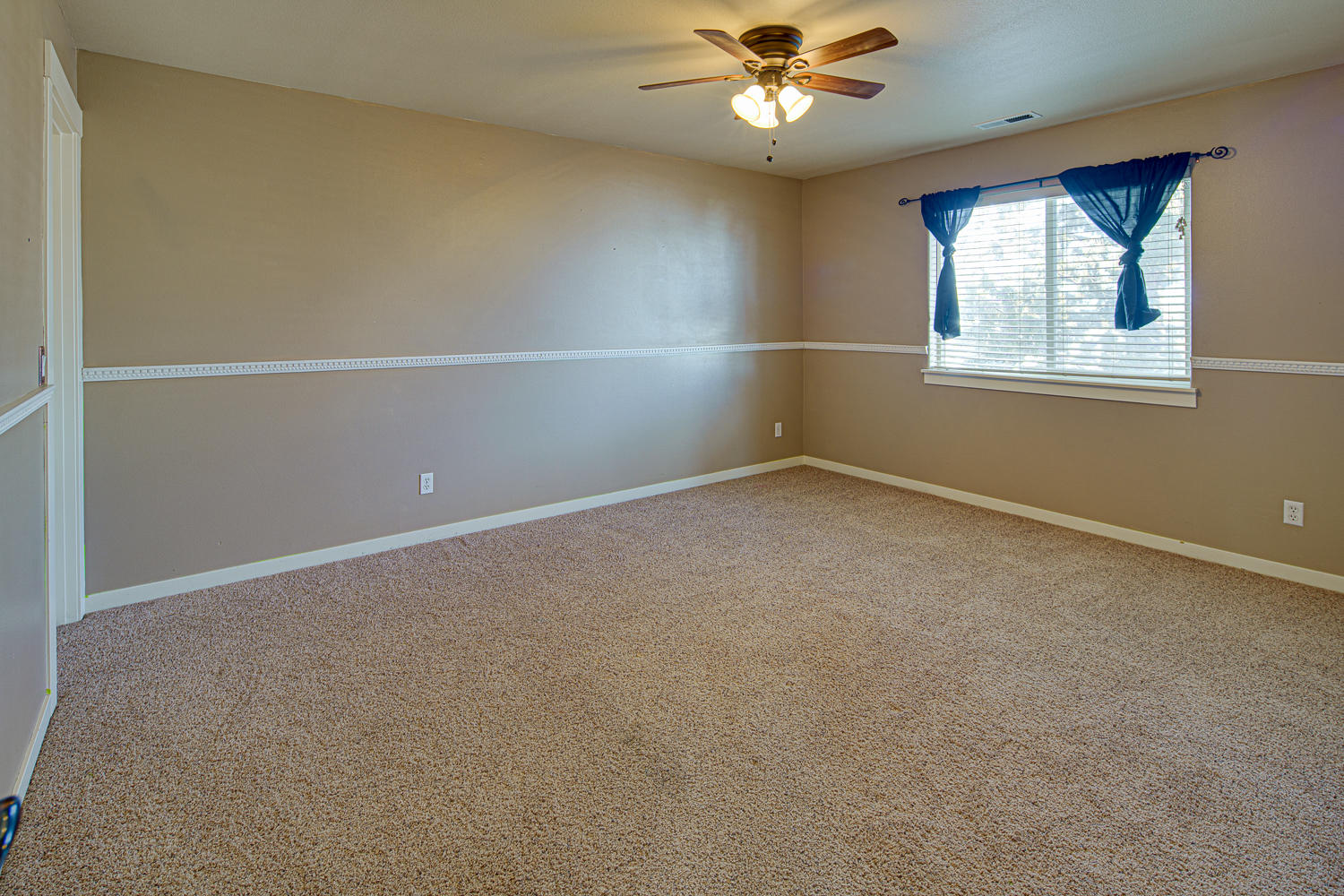 Ni Lah Sha Village - Residential