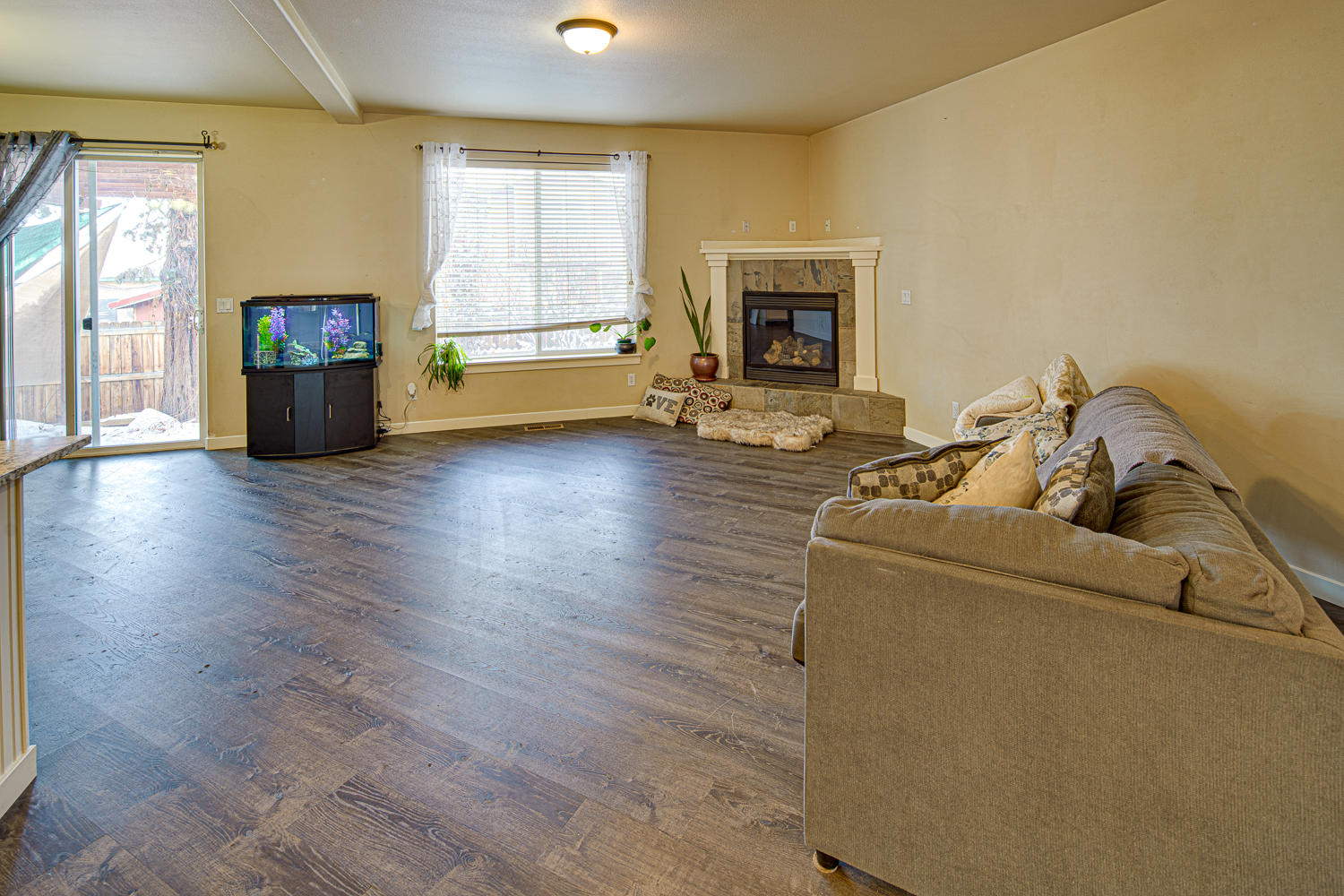 Ni Lah Sha Village - Residential