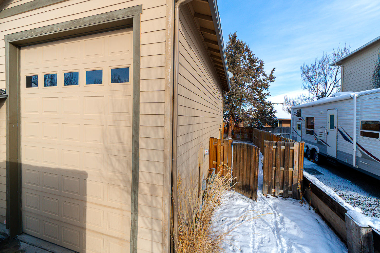 Ni Lah Sha Village - Residential