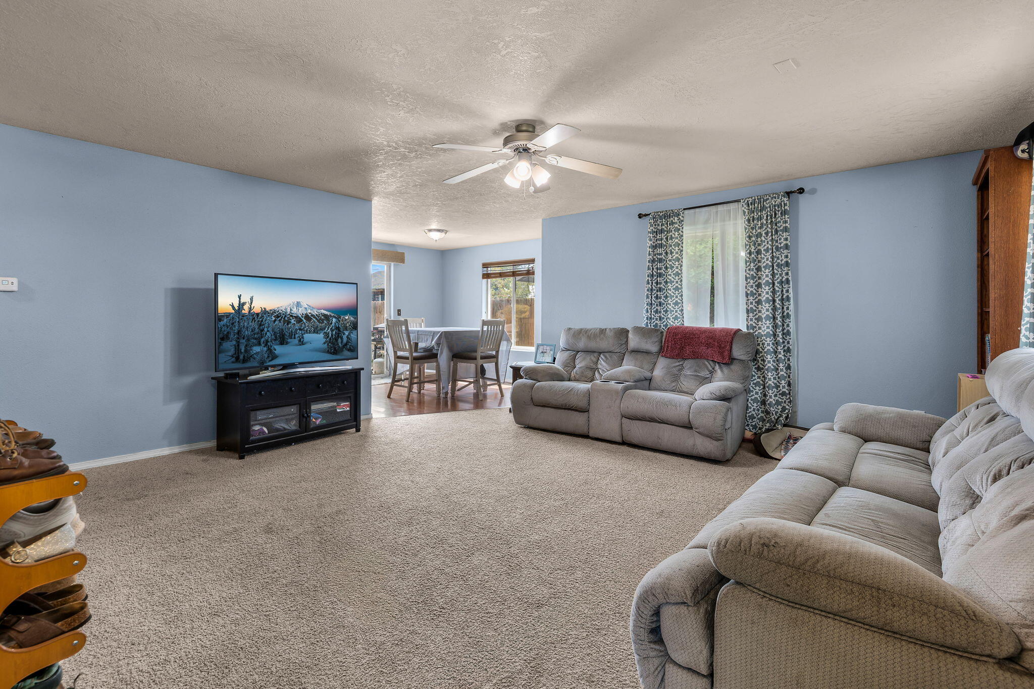 Picture for the property 220221046, 4 beds, 3 baths