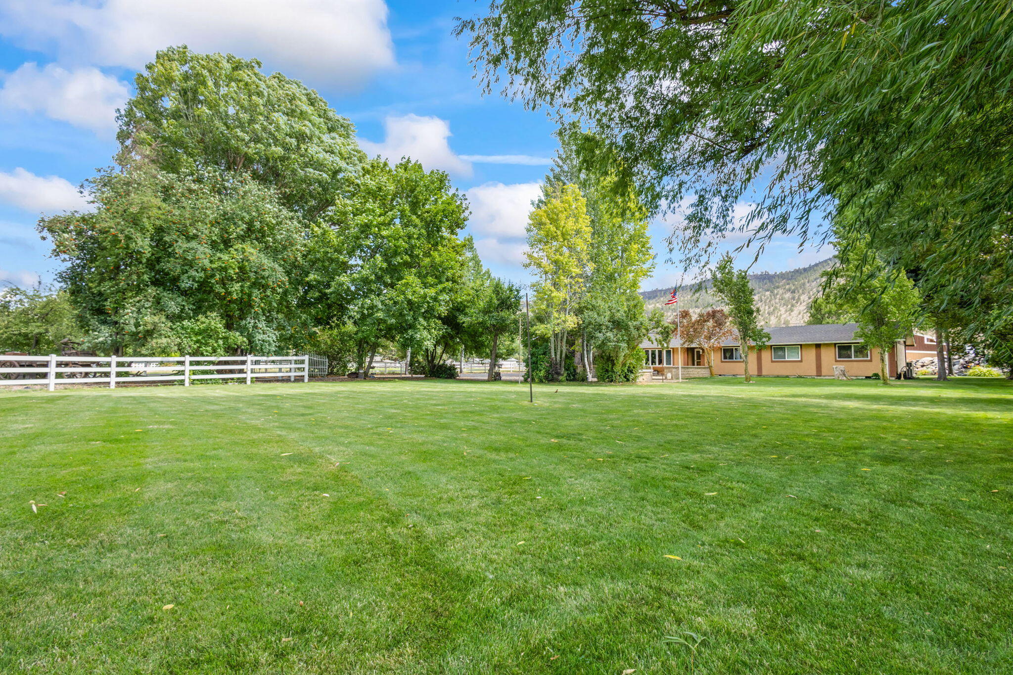 389 NE Orchard Lane