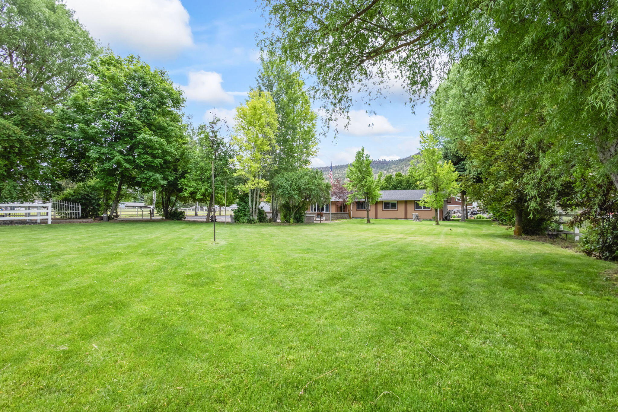 389 NE Orchard Lane